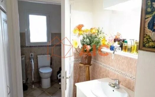 ARTHES MAISON T4 DE PLAIN PIED SUR 982M²  DE TERRAIN