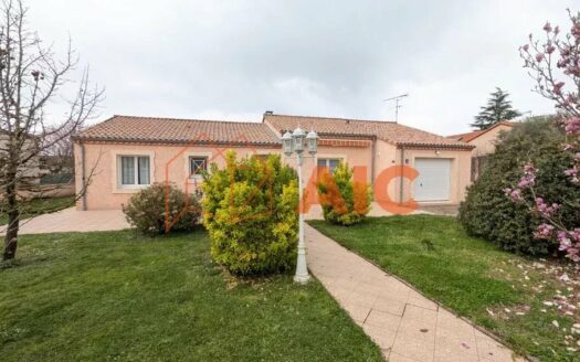 ARTHES MAISON T4 DE PLAIN PIED SUR 982M²  DE TERRAIN